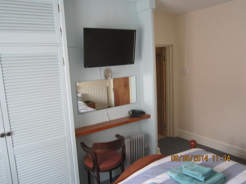 Queen Mary Inn Poole Phòng bức ảnh